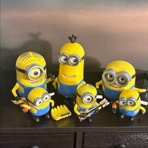 Universal Studios Despicable Me Minions Action Figure Set of 7 Pcs